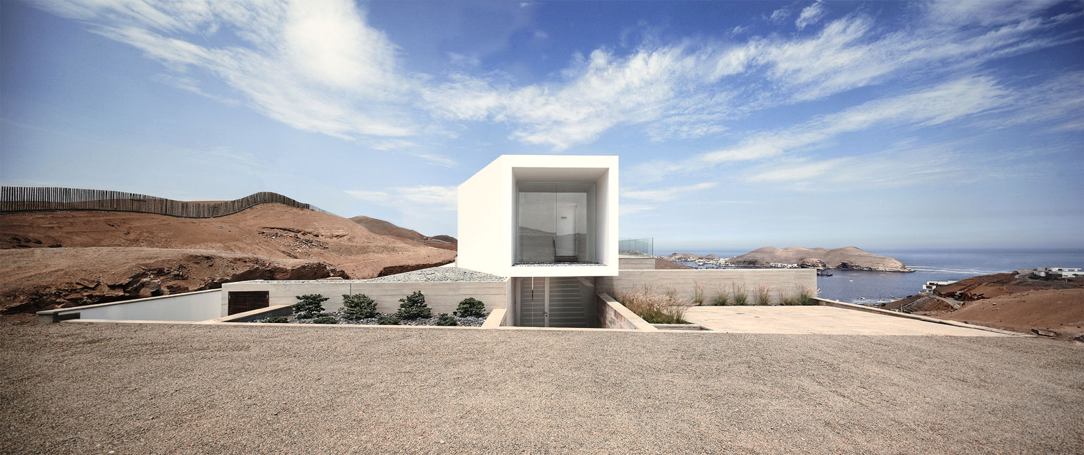 A Stunning Contemporary House with Spectacular Views Over the Bay in the Pucusana District by Domenack Arquitectos (3)