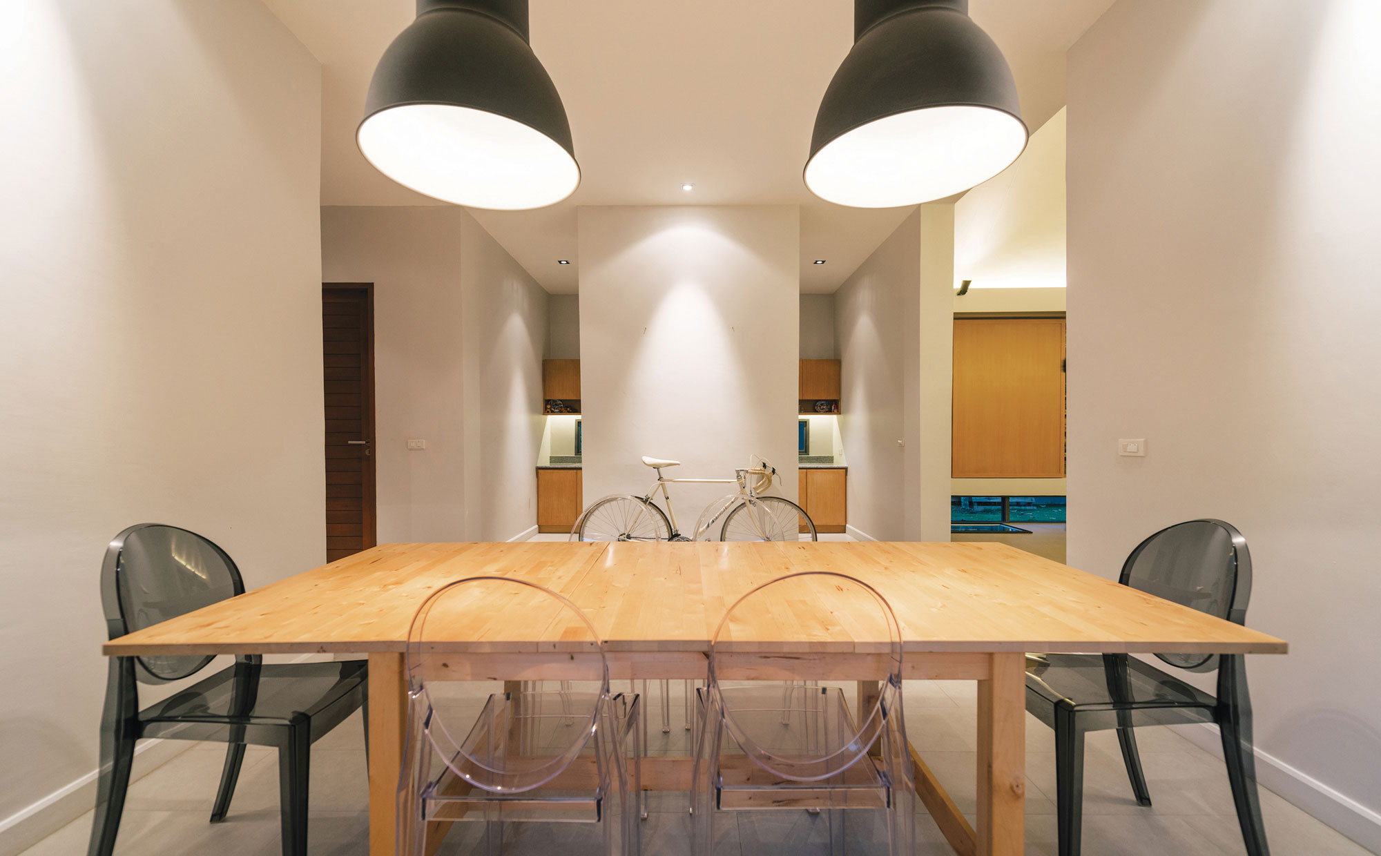 A Stunning Contemporary Triangle House with Gabled Walls in Nakhon Pathom, Thailand by Phongphat Ueasangkhomset (12)