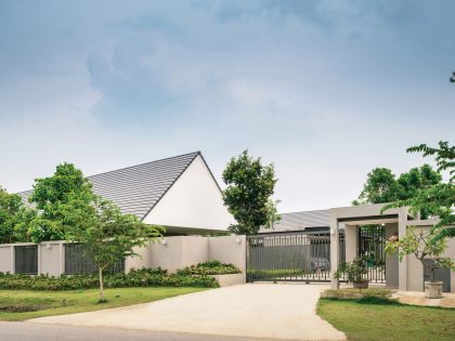 A Stunning Contemporary Triangle House with Gabled Walls in Nakhon Pathom, Thailand by Phongphat Ueasangkhomset (2)