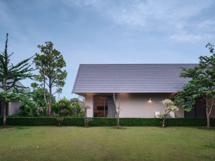 A Stunning Contemporary Triangle House with Gabled Walls in Nakhon Pathom, Thailand by Phongphat Ueasangkhomset (20)