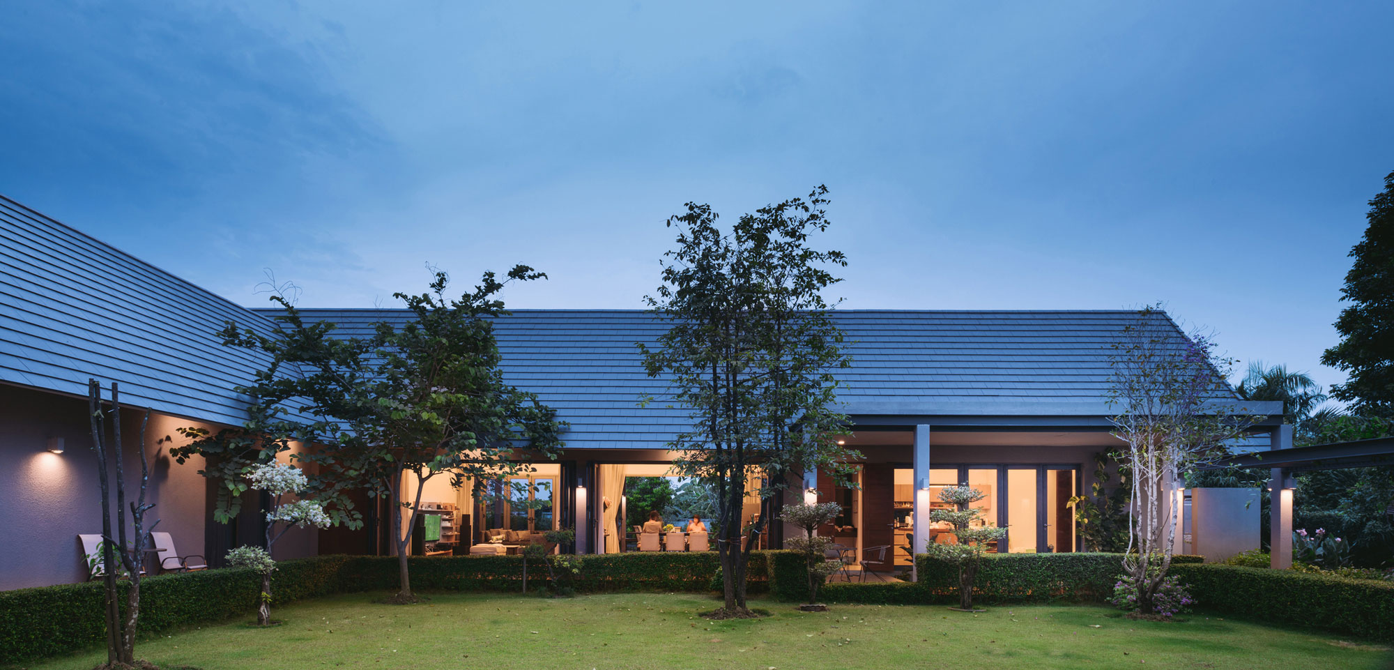 A Stunning Contemporary Triangle House with Gabled Walls in Nakhon Pathom, Thailand by Phongphat Ueasangkhomset (22)