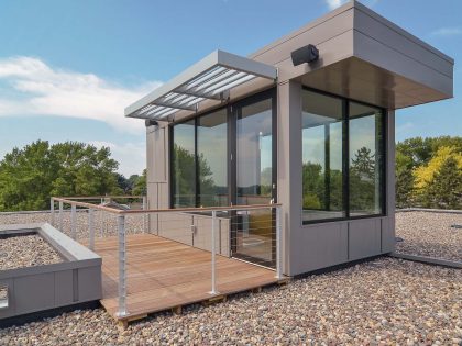 A Stunning Glass Lake House with Modern Silhouette of Earthy Materials in Minnesota by Rosenow | Peterson Design (14)