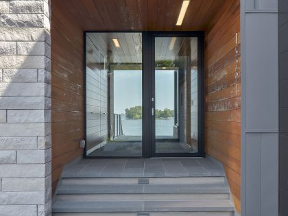 A Stunning Glass Lake House with Modern Silhouette of Earthy Materials in Minnesota by Rosenow | Peterson Design (15)