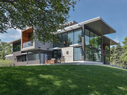 A Stunning Glass Lake House with Modern Silhouette of Earthy Materials in Minnesota by Rosenow | Peterson Design (2)