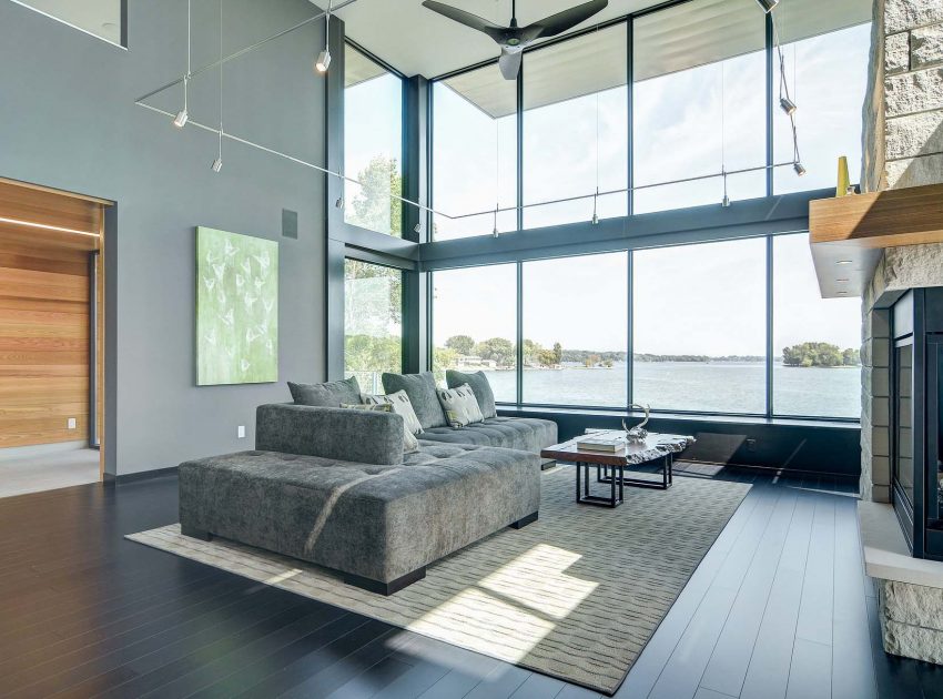 A Stunning Glass Lake House with Modern Silhouette of Earthy Materials in Minnesota by Rosenow | Peterson Design (20)