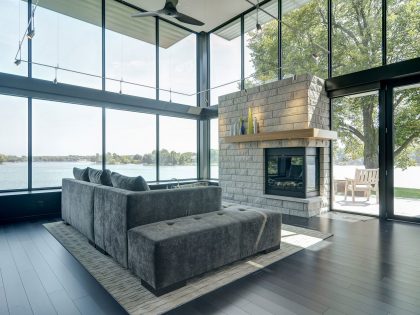 A Stunning Glass Lake House with Modern Silhouette of Earthy Materials in Minnesota by Rosenow | Peterson Design (21)