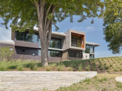 A Stunning Glass Lake House with Modern Silhouette of Earthy Materials in Minnesota by Rosenow | Peterson Design (3)