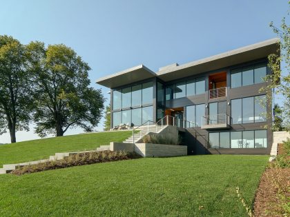 A Stunning Glass Lake House with Modern Silhouette of Earthy Materials in Minnesota by Rosenow | Peterson Design (4)