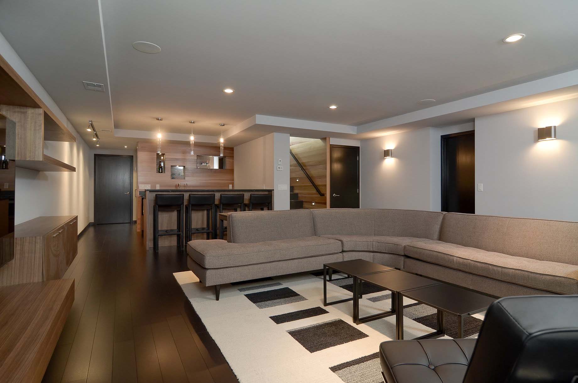 A Stunning Glass Lake House with Modern Silhouette of Earthy Materials in Minnesota by Rosenow | Peterson Design (43)