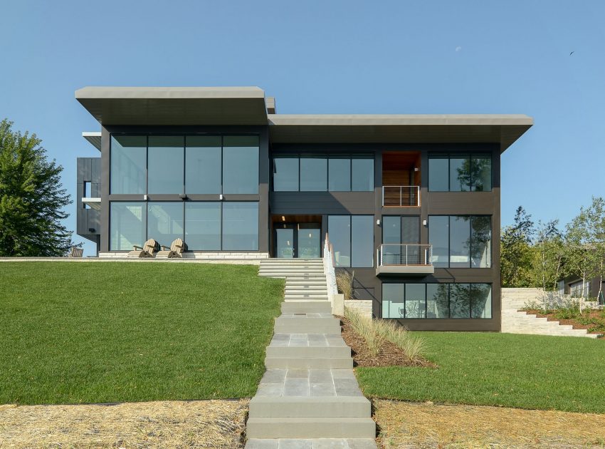 A Stunning Glass Lake House with Modern Silhouette of Earthy Materials in Minnesota by Rosenow | Peterson Design (5)