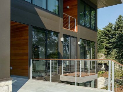 A Stunning Glass Lake House with Modern Silhouette of Earthy Materials in Minnesota by Rosenow | Peterson Design (6)