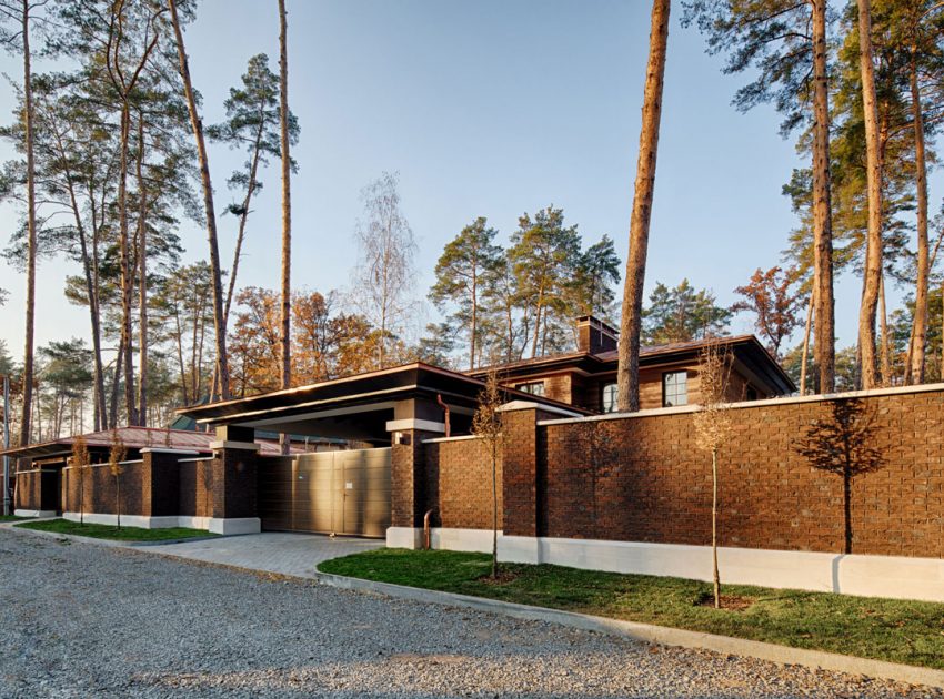 A Stunning Home Full of Silence and Surrounded by Nature in Kiev, Ukraine by Yunakov architecture (1)