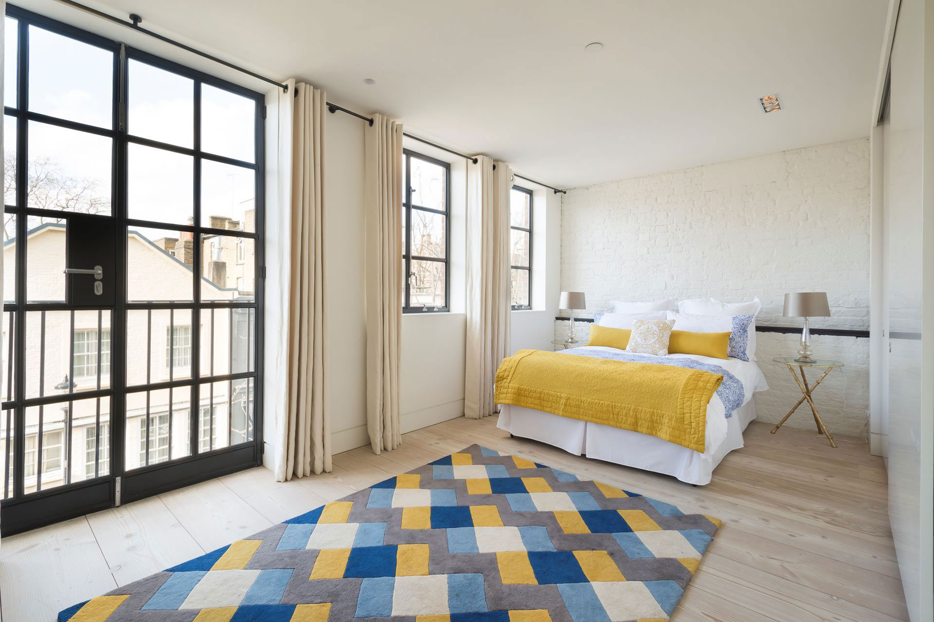 A Stunning Manhattan-Style Home with Light and Spacious Interiors in London, England by Moreno Masey Architecture Studio (13)