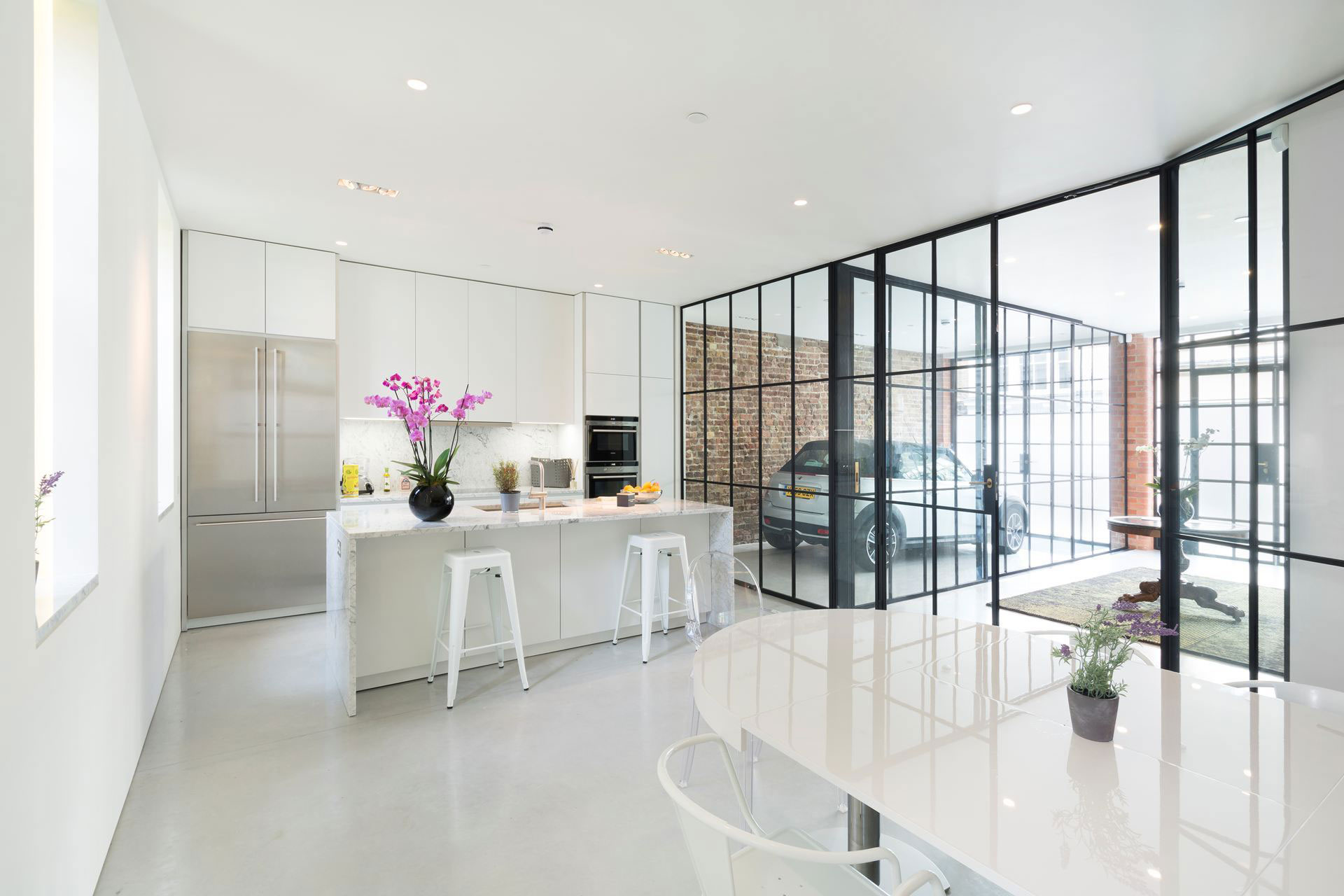 A Stunning Manhattan-Style Home with Light and Spacious Interiors in London, England by Moreno Masey Architecture Studio (9)