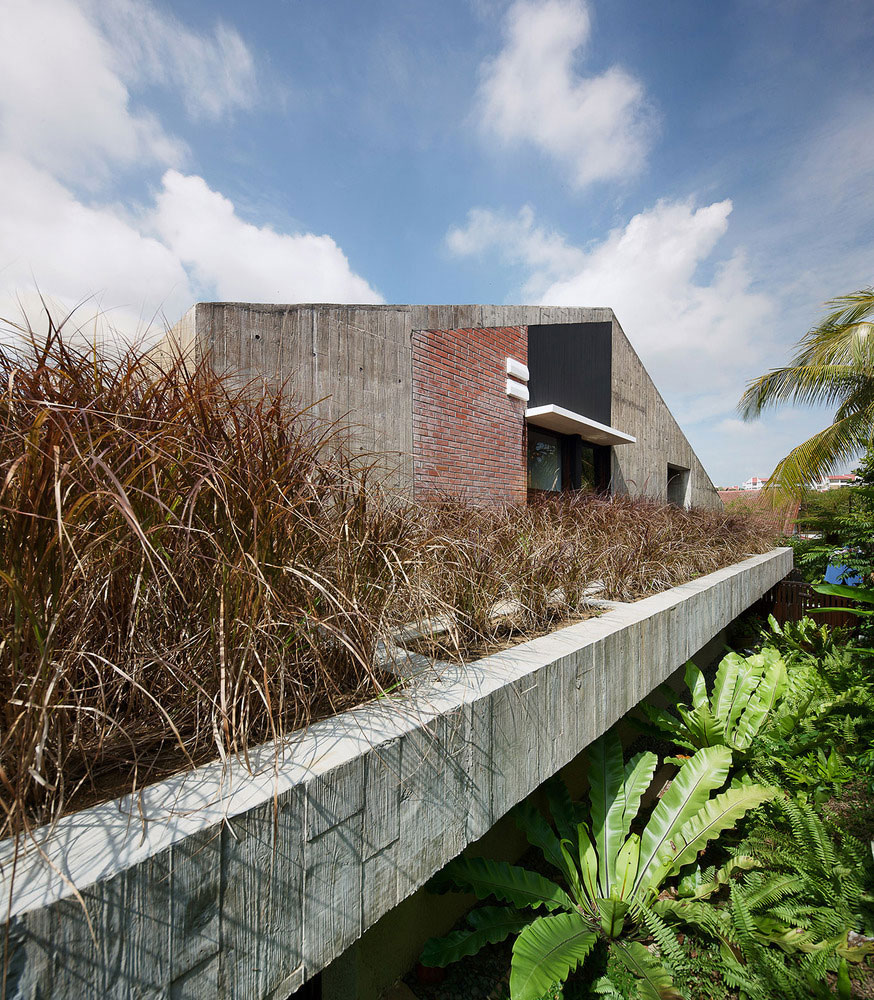 A Stunning Modern Bungalow with Red Brick and Concrete Structure in Singapore by ipli architects (3)