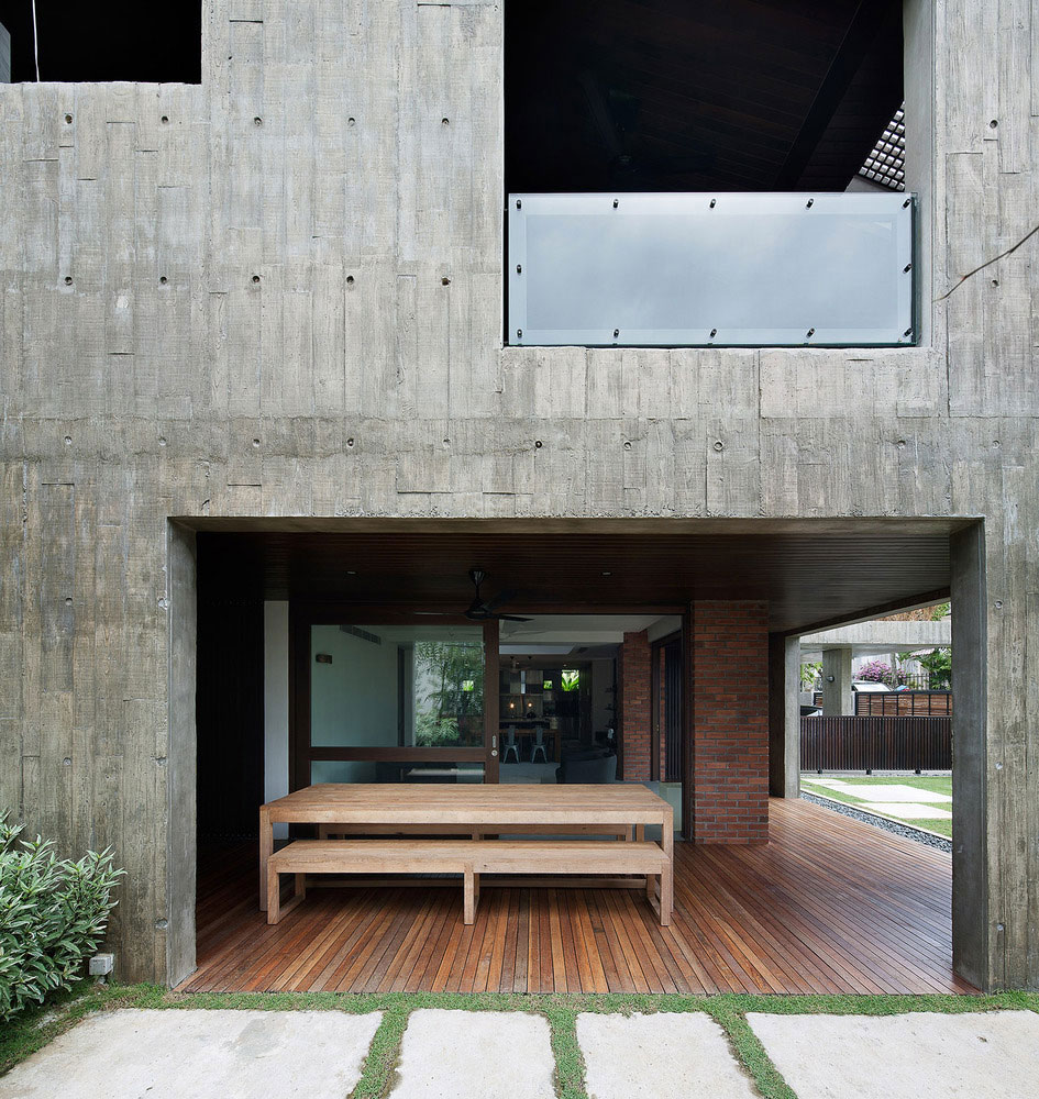 A Stunning Modern Bungalow with Red Brick and Concrete Structure in Singapore by ipli architects (4)