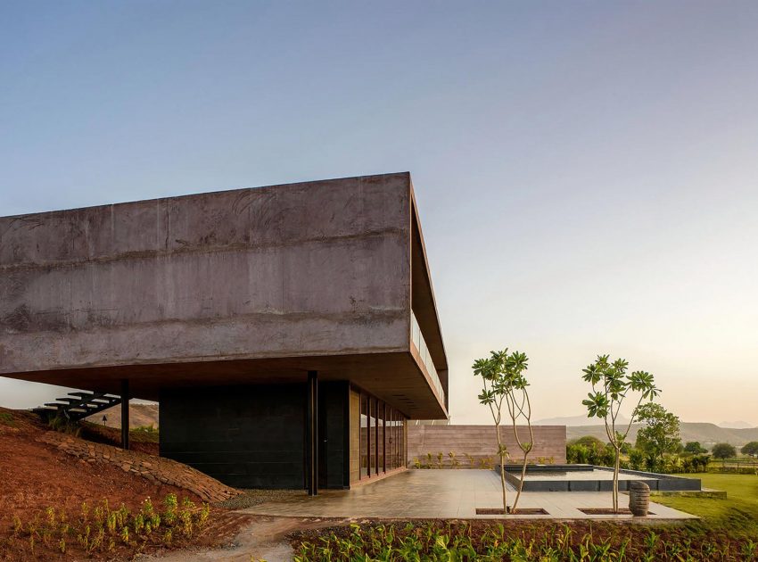 A Stunning Modern Concrete Home with Simple Interiors in Nashik, India by Ajay Sonar (3)