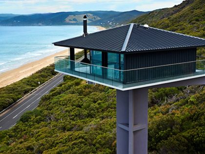 A Stunning Modern Hillside Home Perched above the Spectacular Ocean Road in Fairhaven, Australia by F2 Architecture (1)