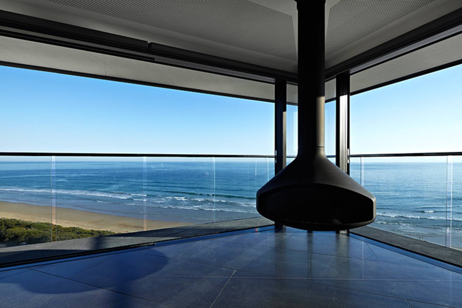 A Stunning Modern Hillside Home Perched above the Spectacular Ocean Road in Fairhaven, Australia by F2 Architecture (11)