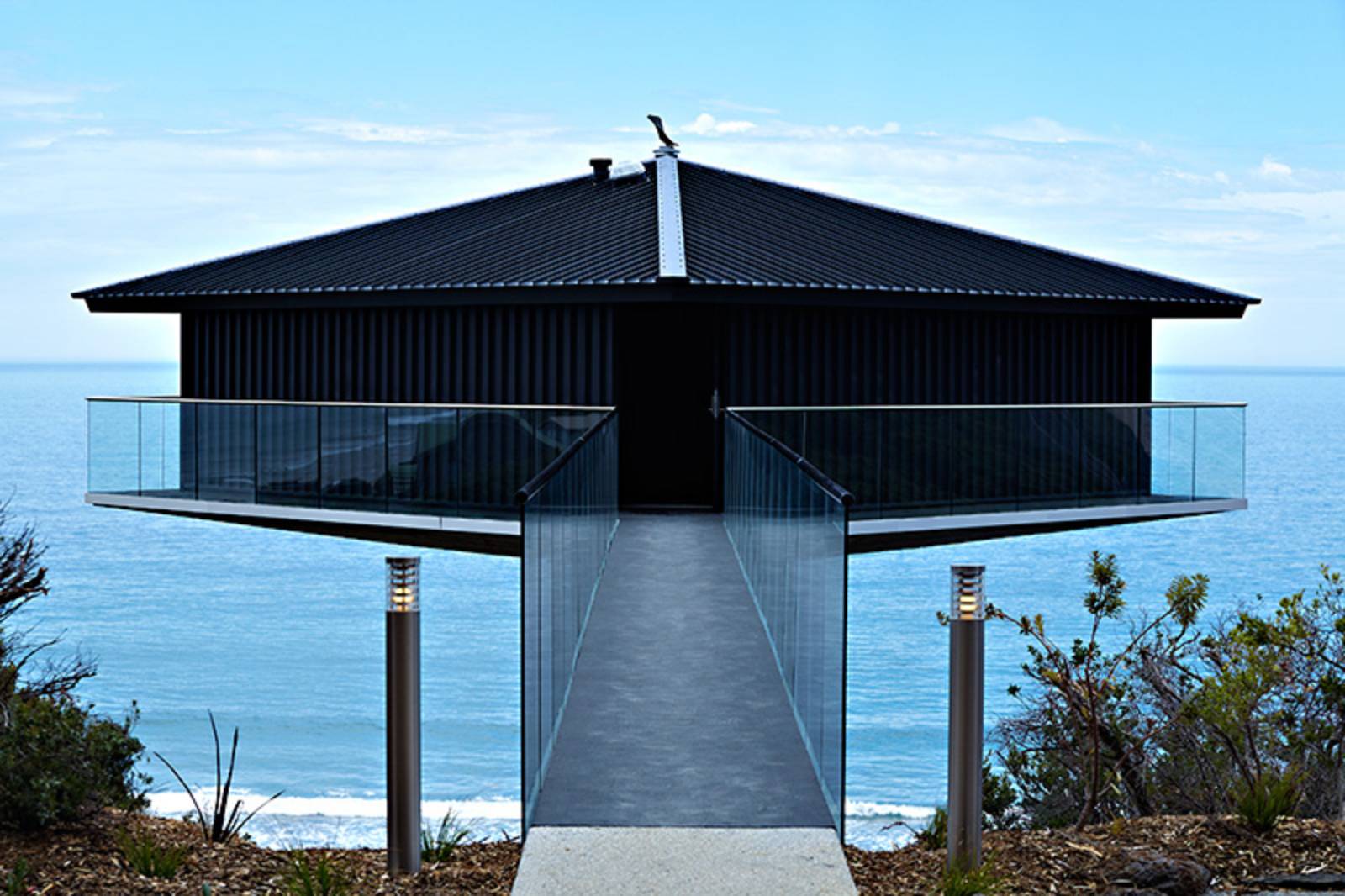 A Stunning Modern Hillside Home Perched above the Spectacular Ocean Road in Fairhaven, Australia by F2 Architecture (2)