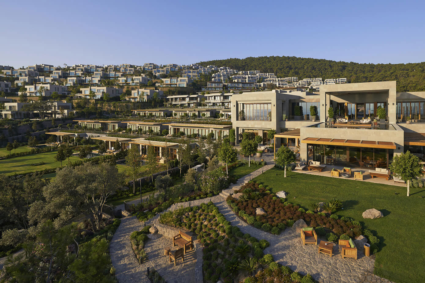 A Stunning Waterfront Resort Overlooking the Spectacular Ocean Views in Bodrum, Turkey by Antonio Citterio Patricia Viel (1)