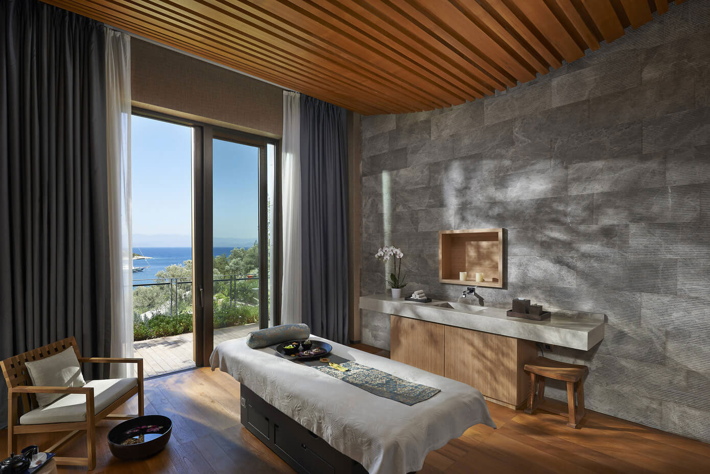 A Stunning Waterfront Resort Overlooking the Spectacular Ocean Views in Bodrum, Turkey by Antonio Citterio Patricia Viel (35)