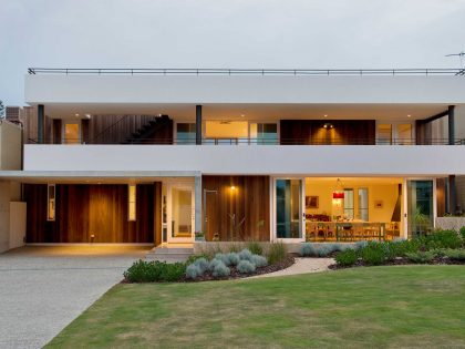 A Stunning and Luminous Home with Roof Garden and Ocean Views in Cottesloe Beach by Paul Burnham Architect (1)