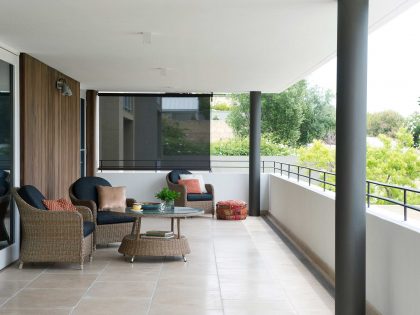 A Stunning and Luminous Home with Roof Garden and Ocean Views in Cottesloe Beach by Paul Burnham Architect (11)