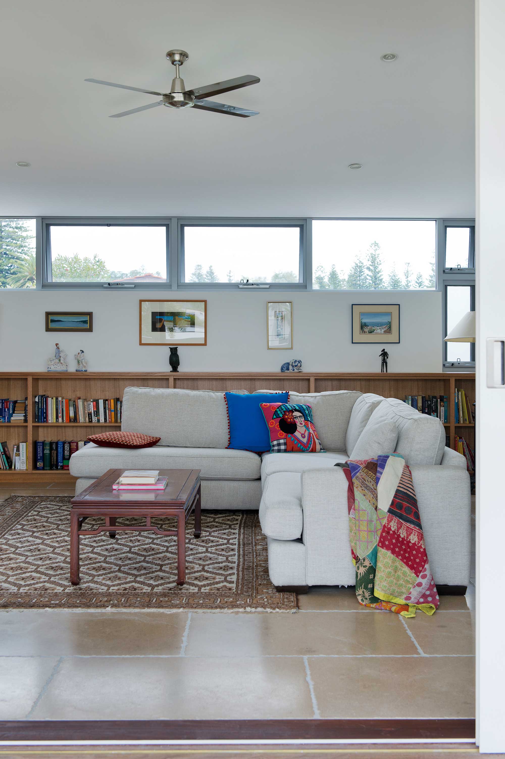 A Stunning and Luminous Home with Roof Garden and Ocean Views in Cottesloe Beach by Paul Burnham Architect (15)