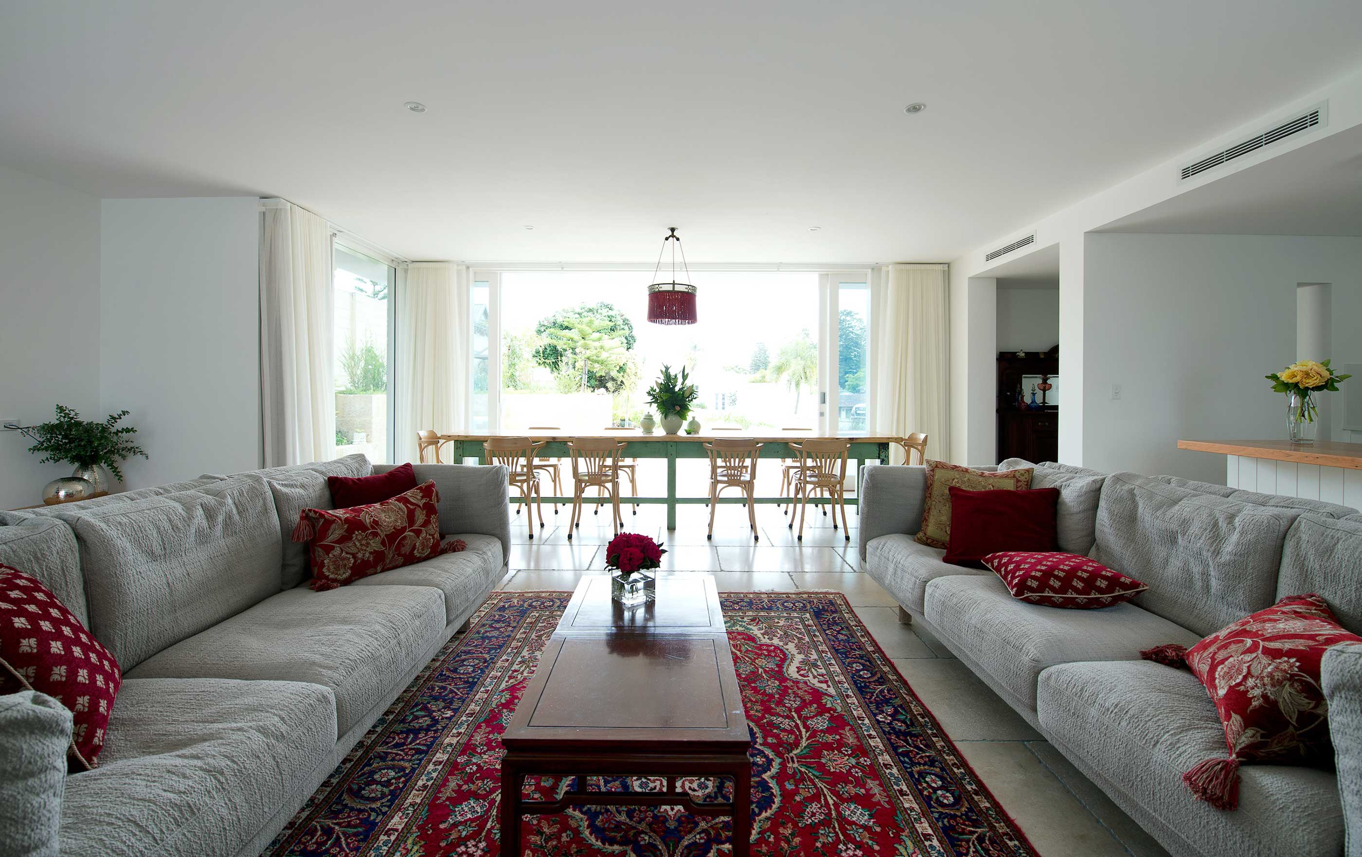 A Stunning and Luminous Home with Roof Garden and Ocean Views in Cottesloe Beach by Paul Burnham Architect (16)