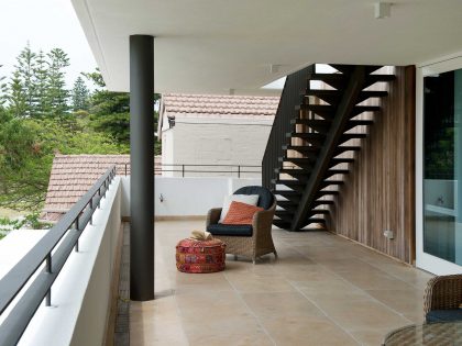 A Stunning and Luminous Home with Roof Garden and Ocean Views in Cottesloe Beach by Paul Burnham Architect (6)