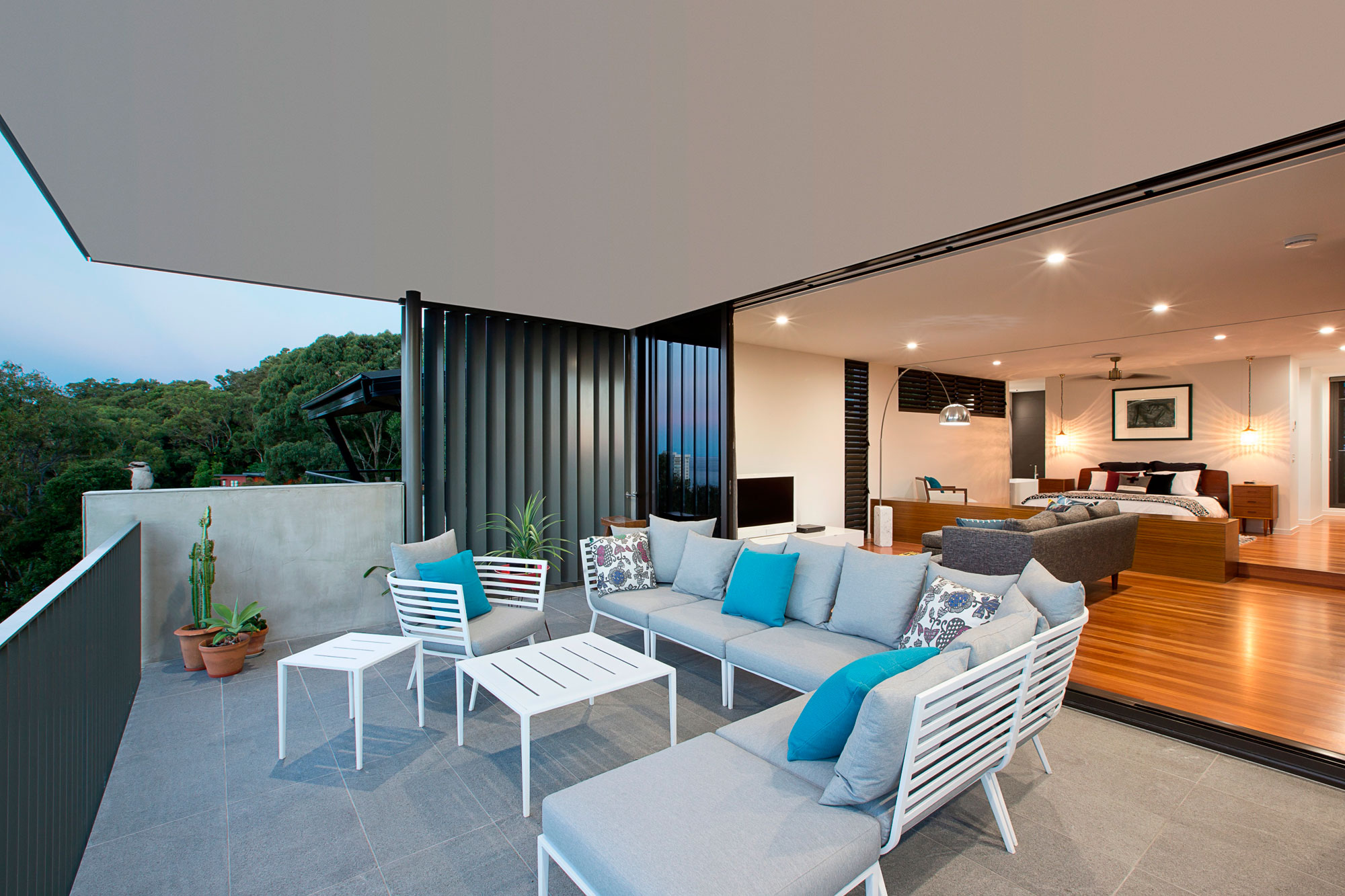 A Stunning and Remarkable Contemporary Home with Luminous Interior in Golden Coast by Jamison Architects (11)