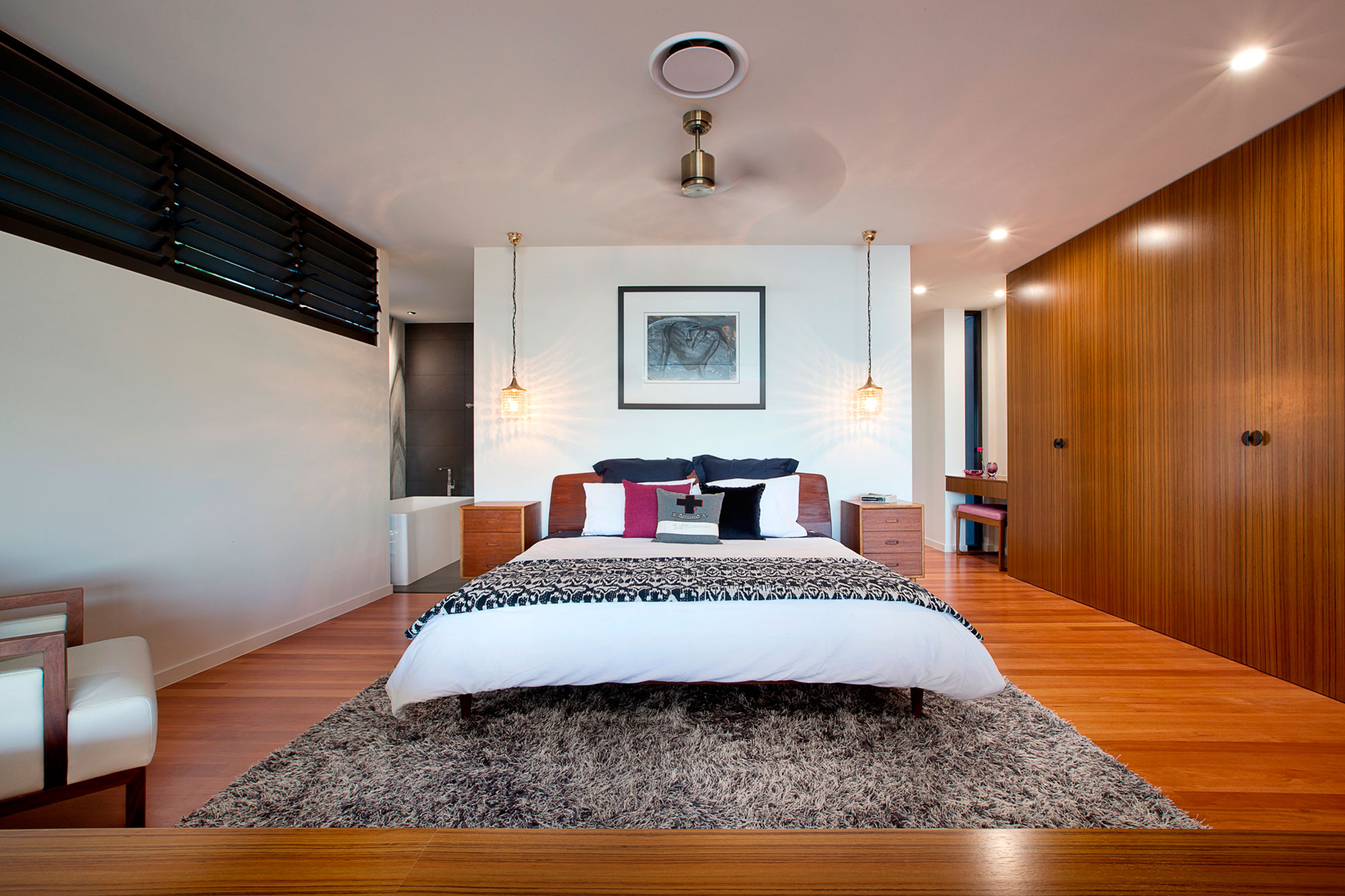 A Stunning and Remarkable Contemporary Home with Luminous Interior in Golden Coast by Jamison Architects (14)