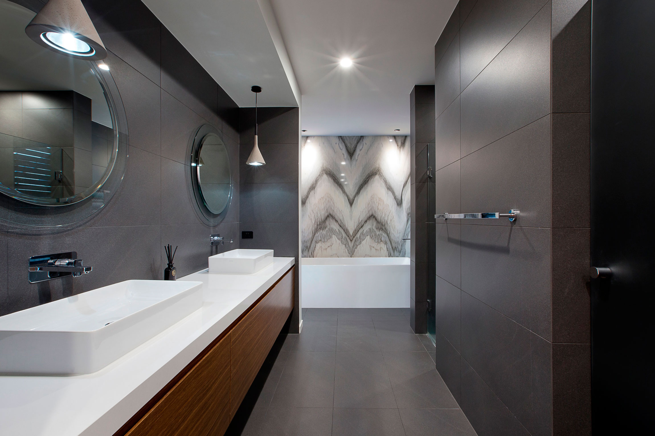 A Stunning and Remarkable Contemporary Home with Luminous Interior in Golden Coast by Jamison Architects (15)
