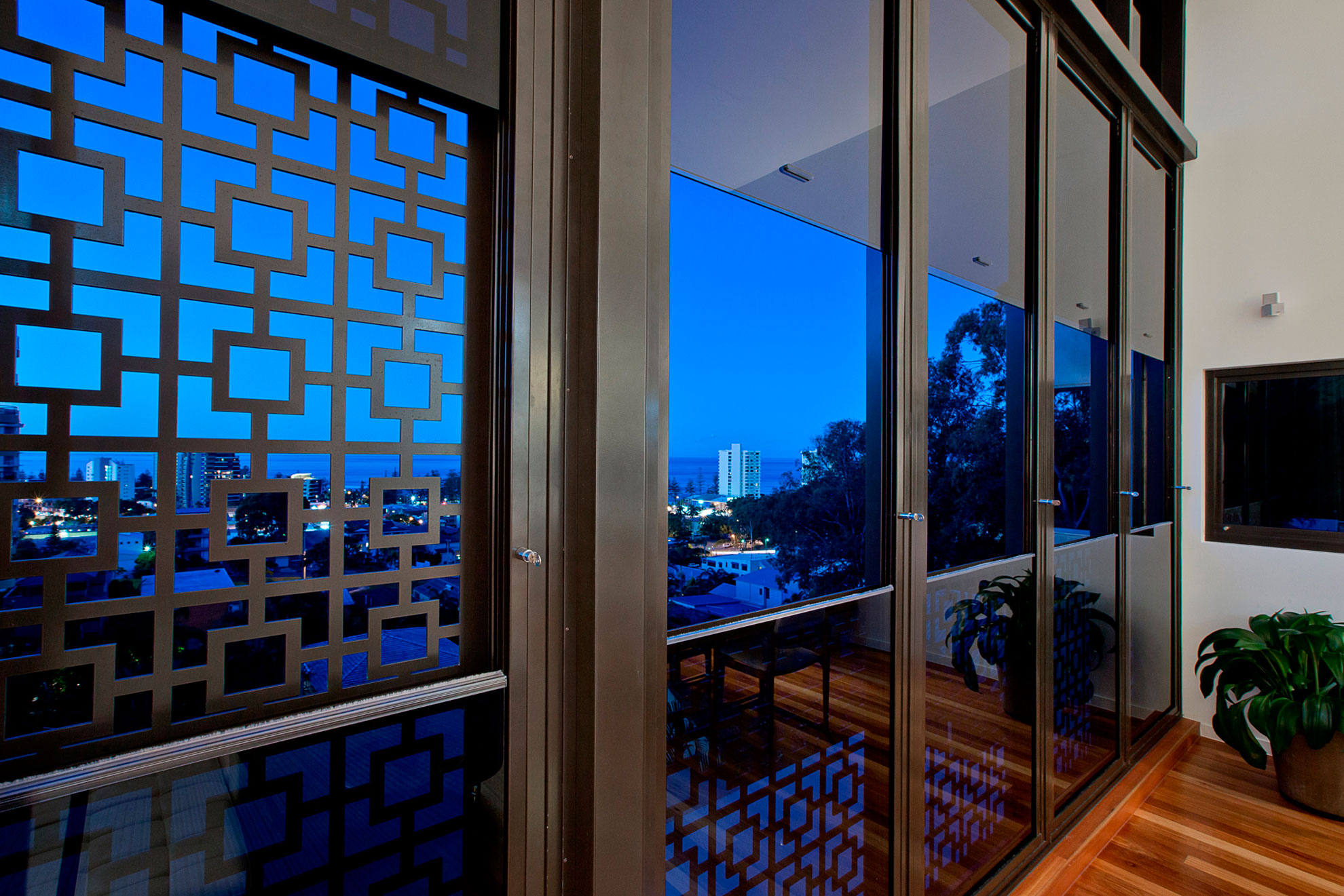 A Stunning and Remarkable Contemporary Home with Luminous Interior in Golden Coast by Jamison Architects (17)