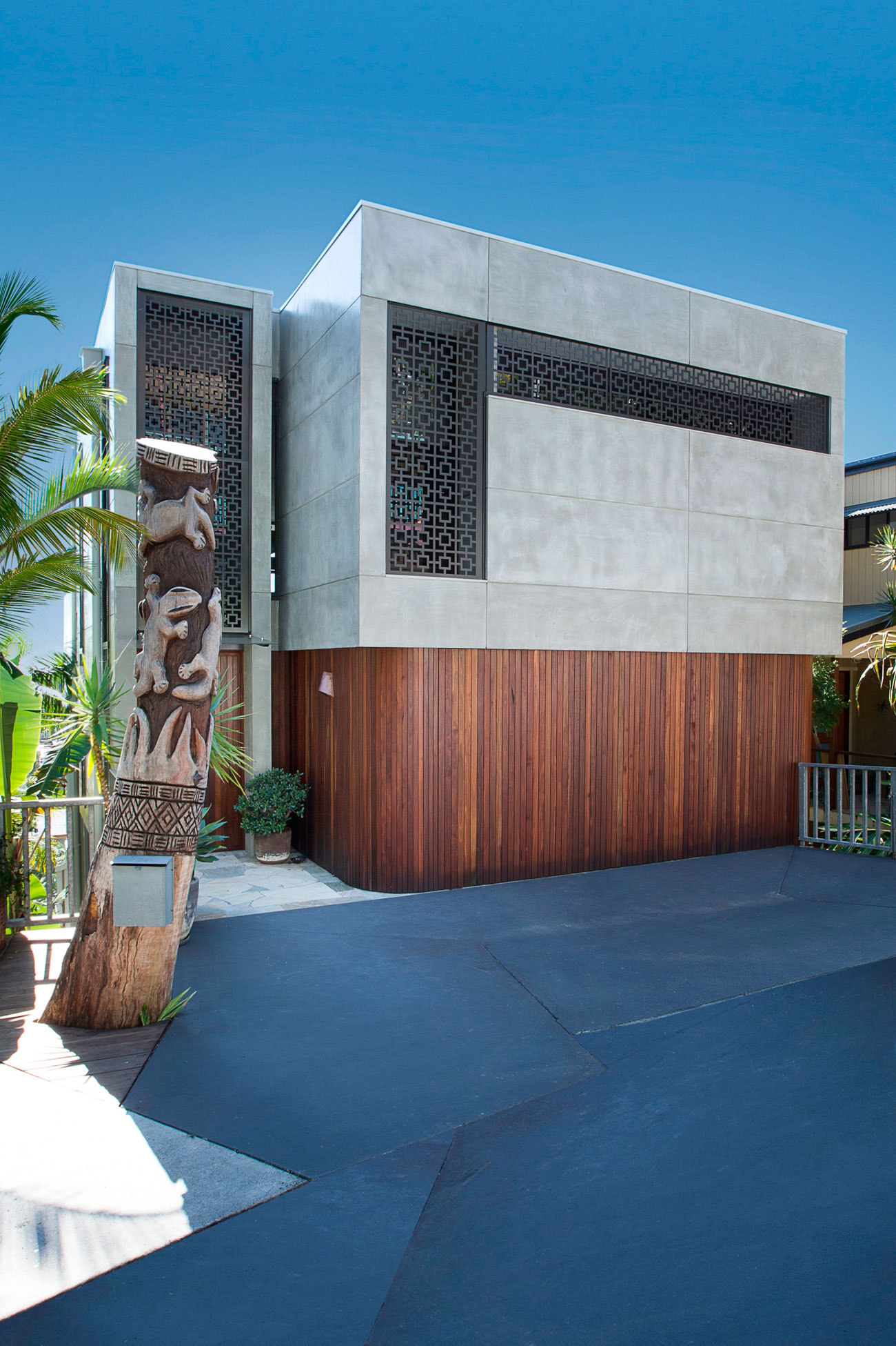 A Stunning and Remarkable Contemporary Home with Luminous Interior in Golden Coast by Jamison Architects (2)