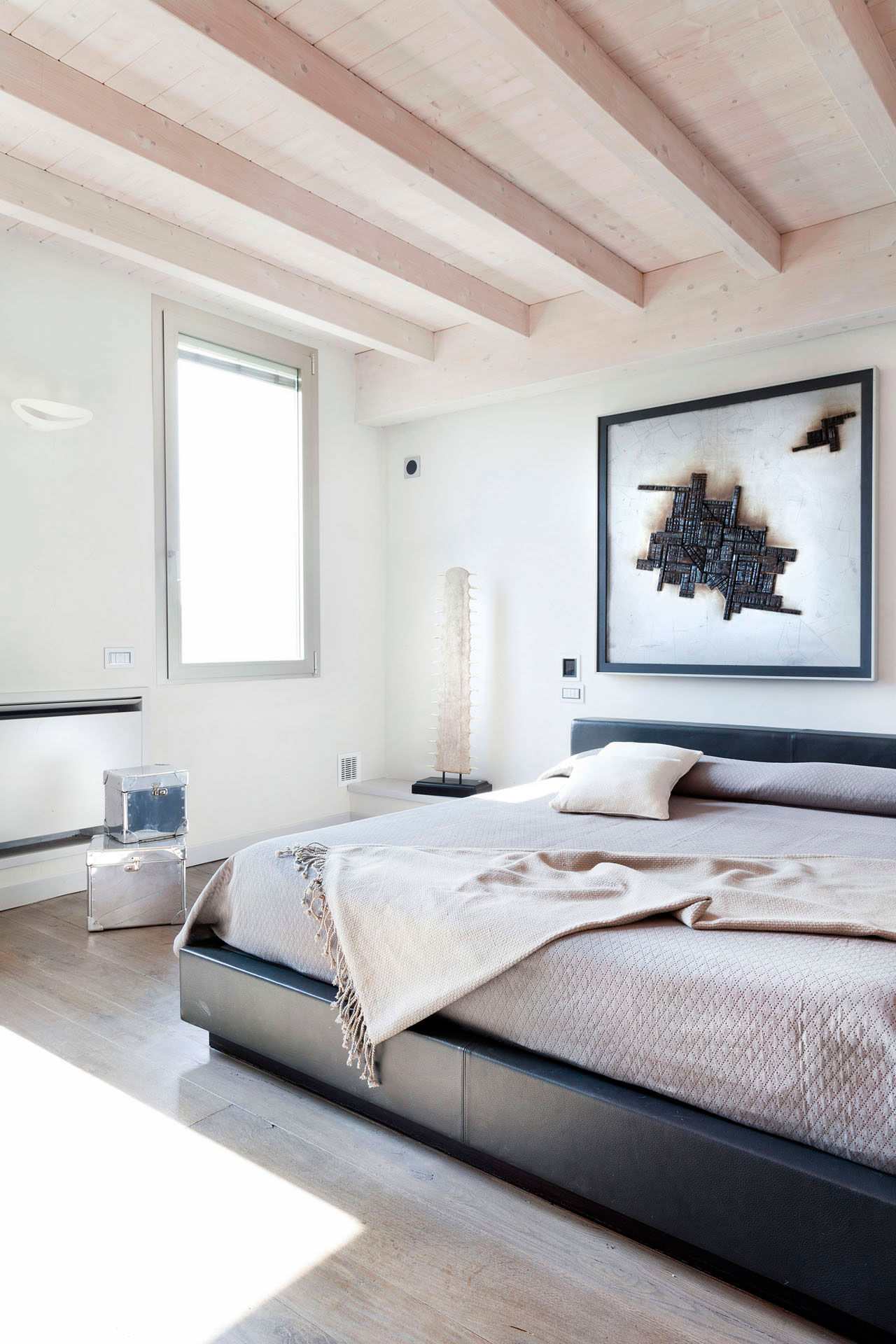 A Stunning and Spacious Contemporary Home in Maristella, Italy by Persico Studio (16)