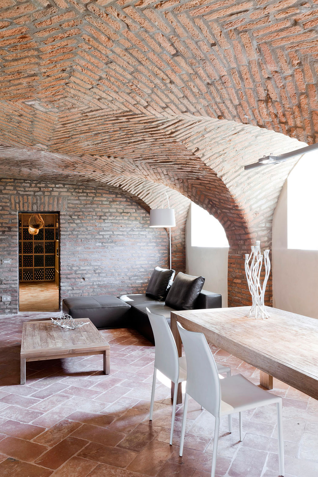 A Stunning and Spacious Contemporary Home in Maristella, Italy by Persico Studio (17)