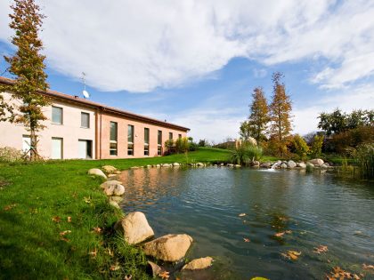 A Stunning and Spacious Contemporary Home in Maristella, Italy by Persico Studio (2)