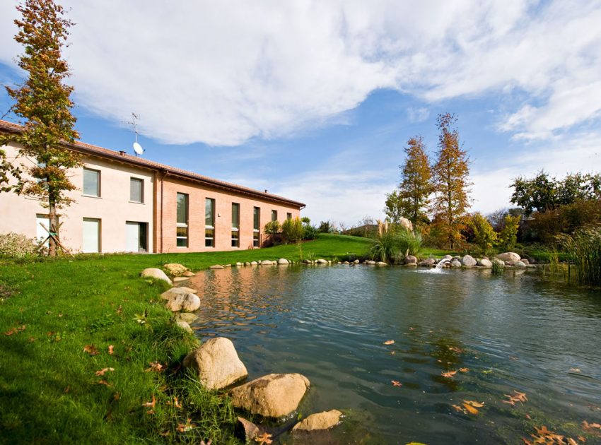 A Stunning and Spacious Contemporary Home in Maristella, Italy by Persico Studio (2)