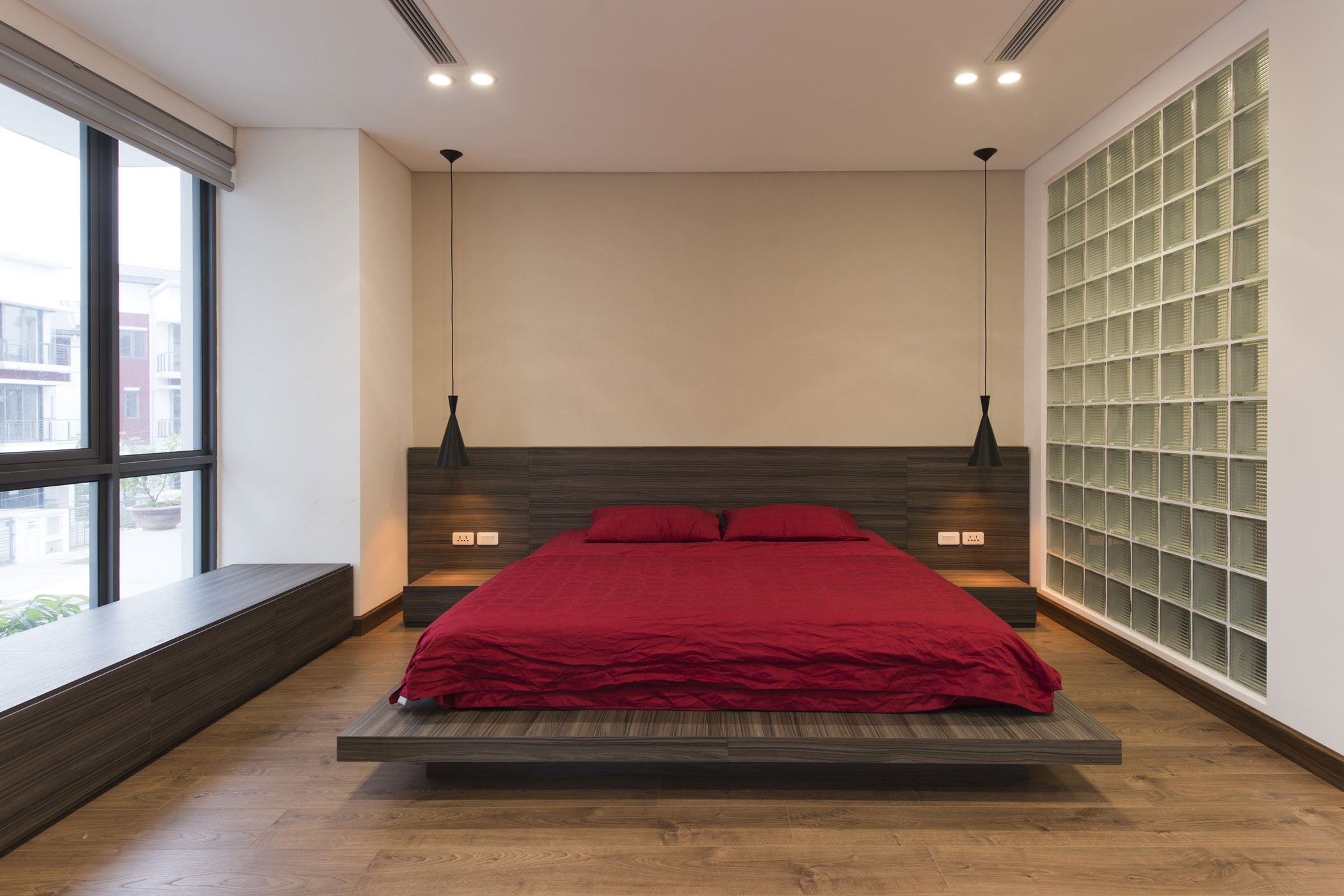 A Stunning and Spacious House with Open Spaces and Natural Light in Yen So, Vietnam by I.House Architecture and Construction (11)