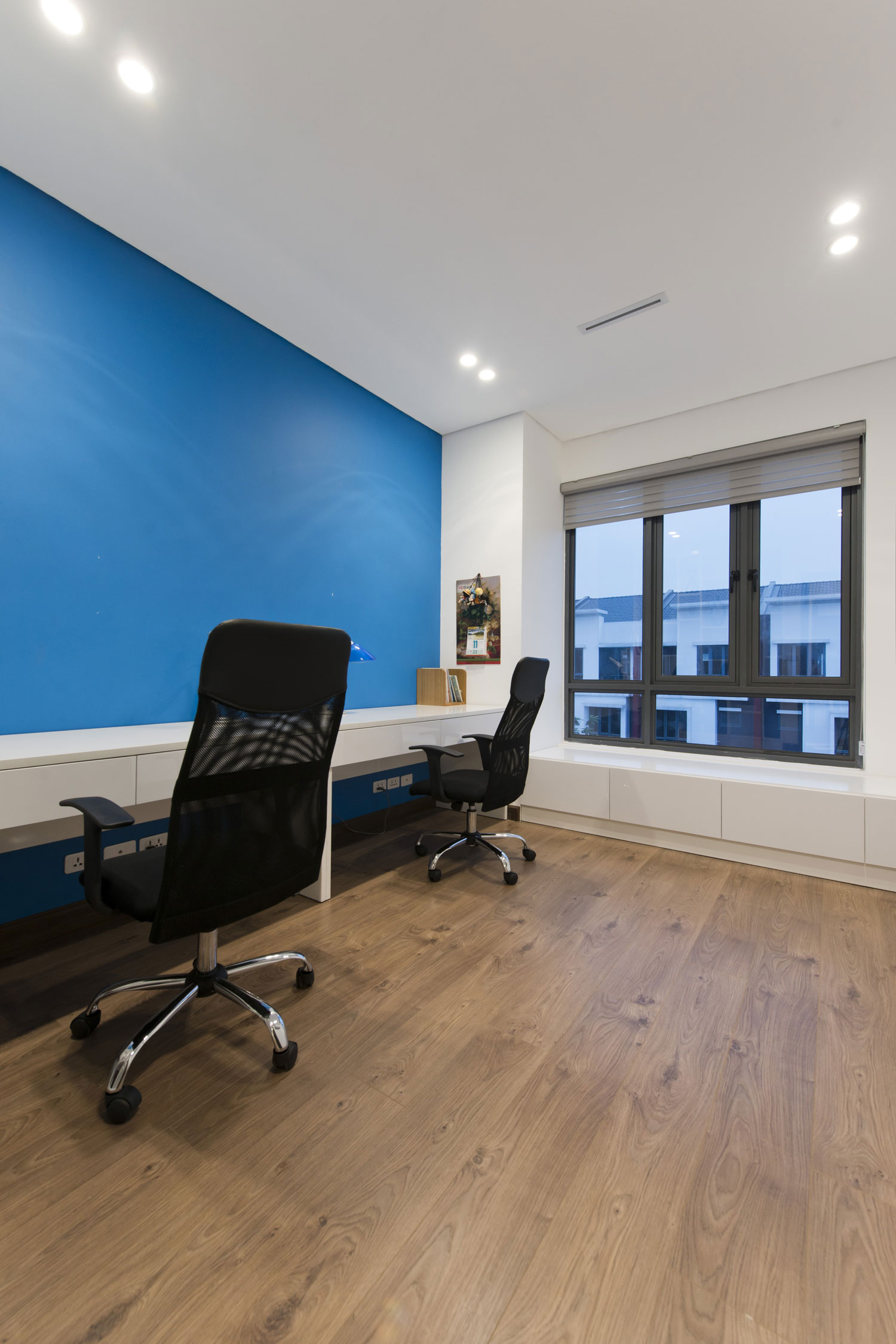 A Stunning and Spacious House with Open Spaces and Natural Light in Yen So, Vietnam by I.House Architecture and Construction (22)