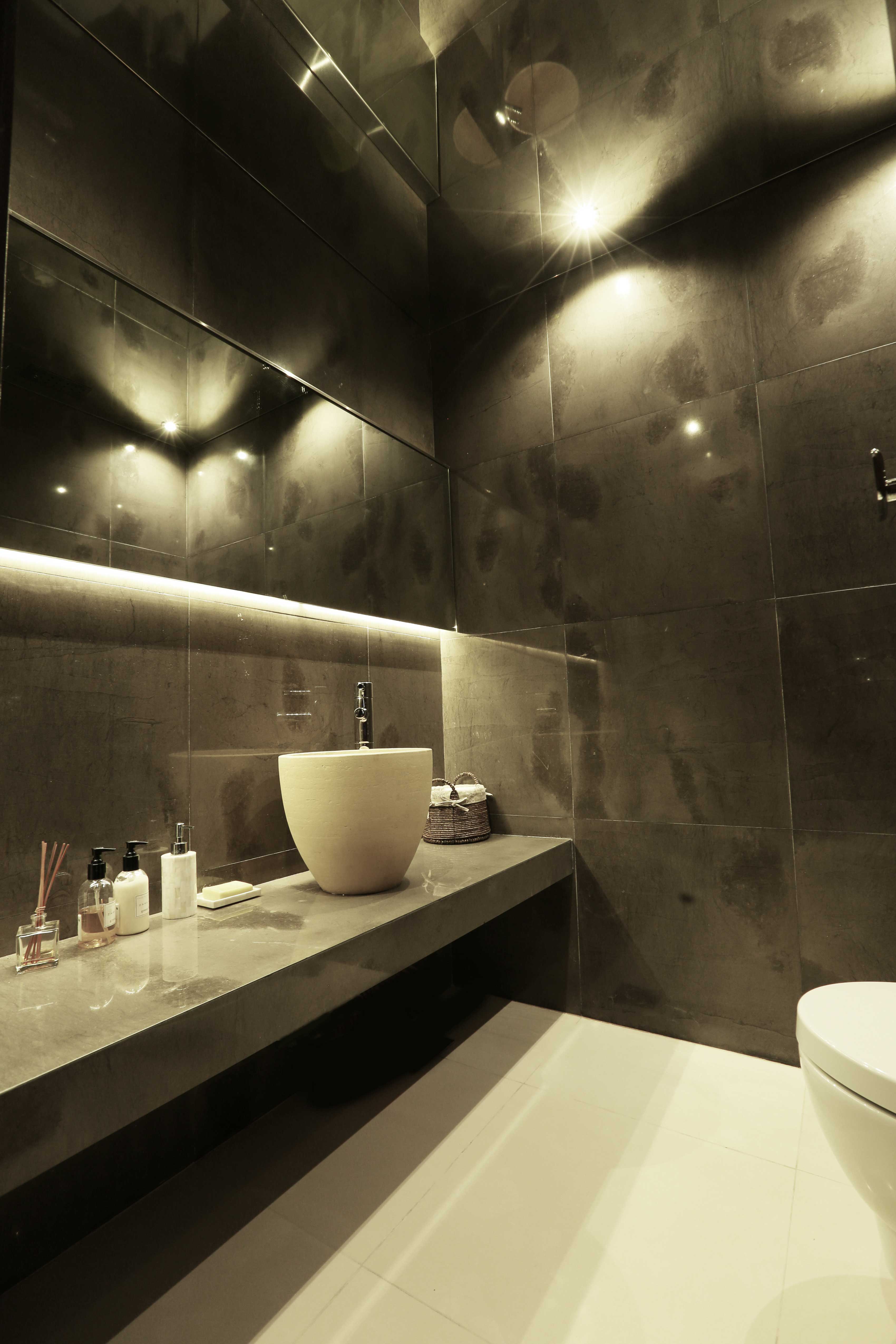 A Stylish Apartment with Striking Interior and Full of Personality in Rabieh, Lebanon by ROHD (8)