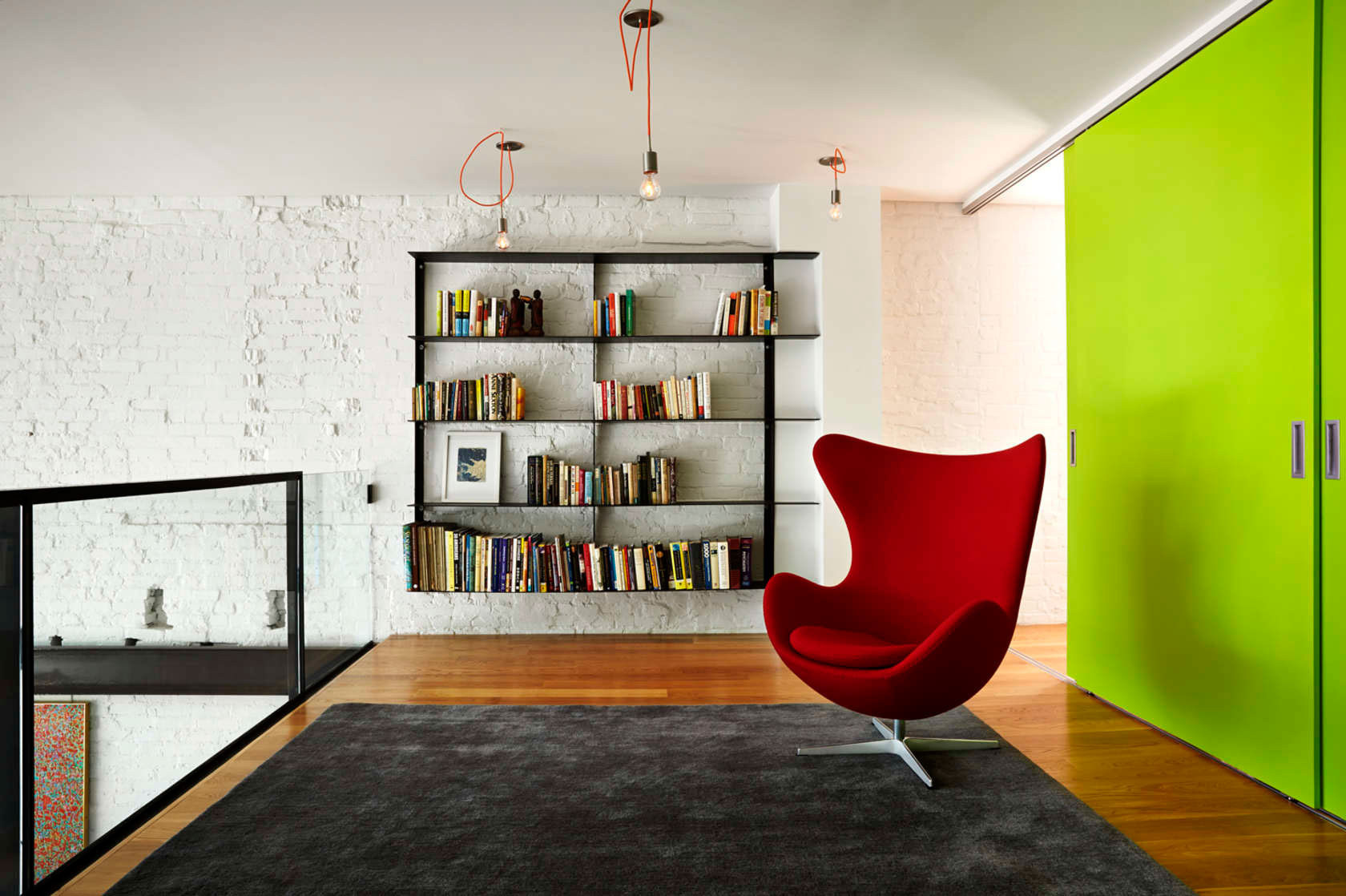 A Stylish, Bright and Colorful Home of Strong Contrasts in Washington, D.C. by KUBE Architecture (12)