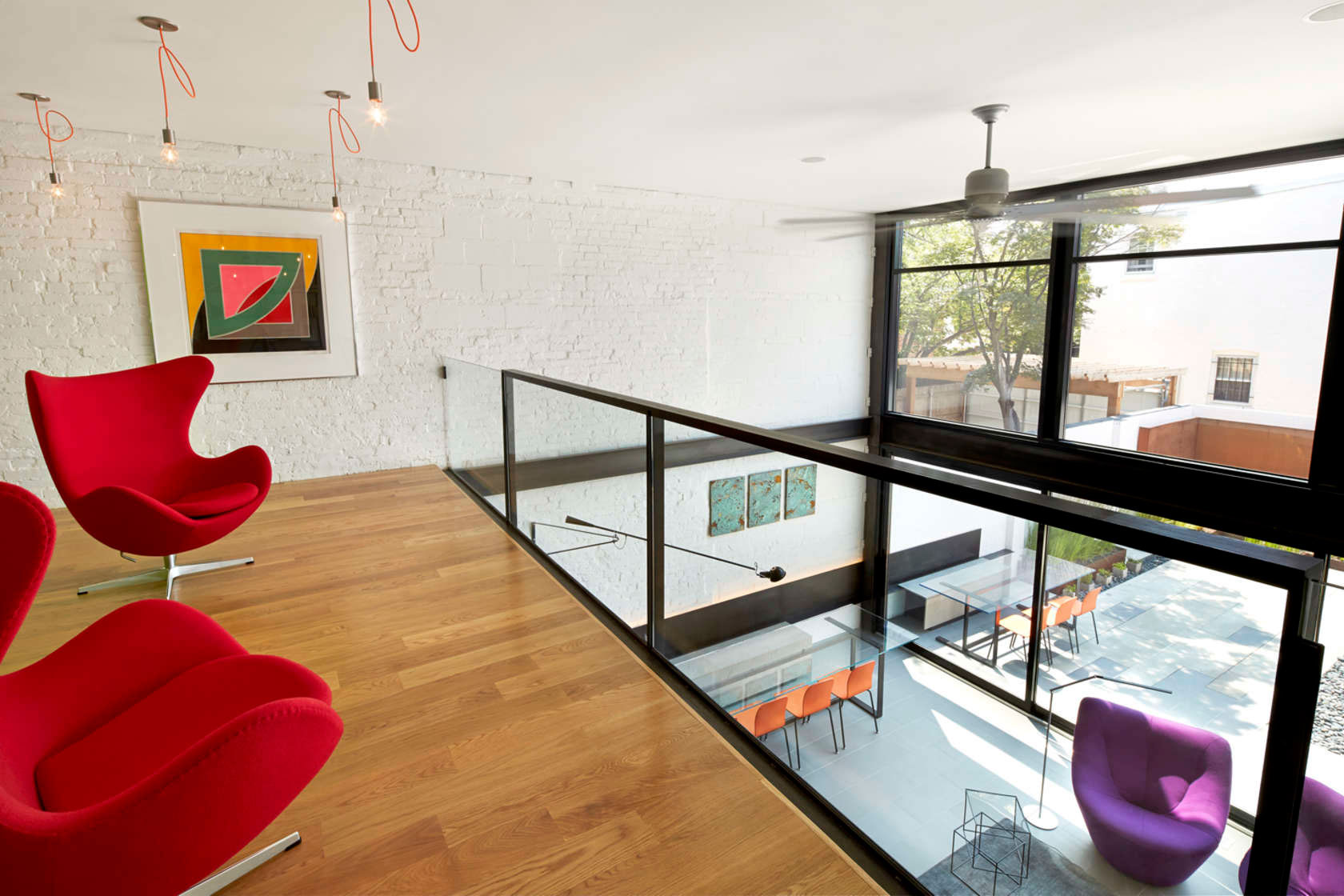 A Stylish, Bright and Colorful Home of Strong Contrasts in Washington, D.C. by KUBE Architecture (13)