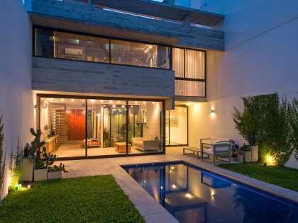 A Stylish Concrete House with a Courtyard and Pool in Buenos Aires by BAK Arquitectos (24)