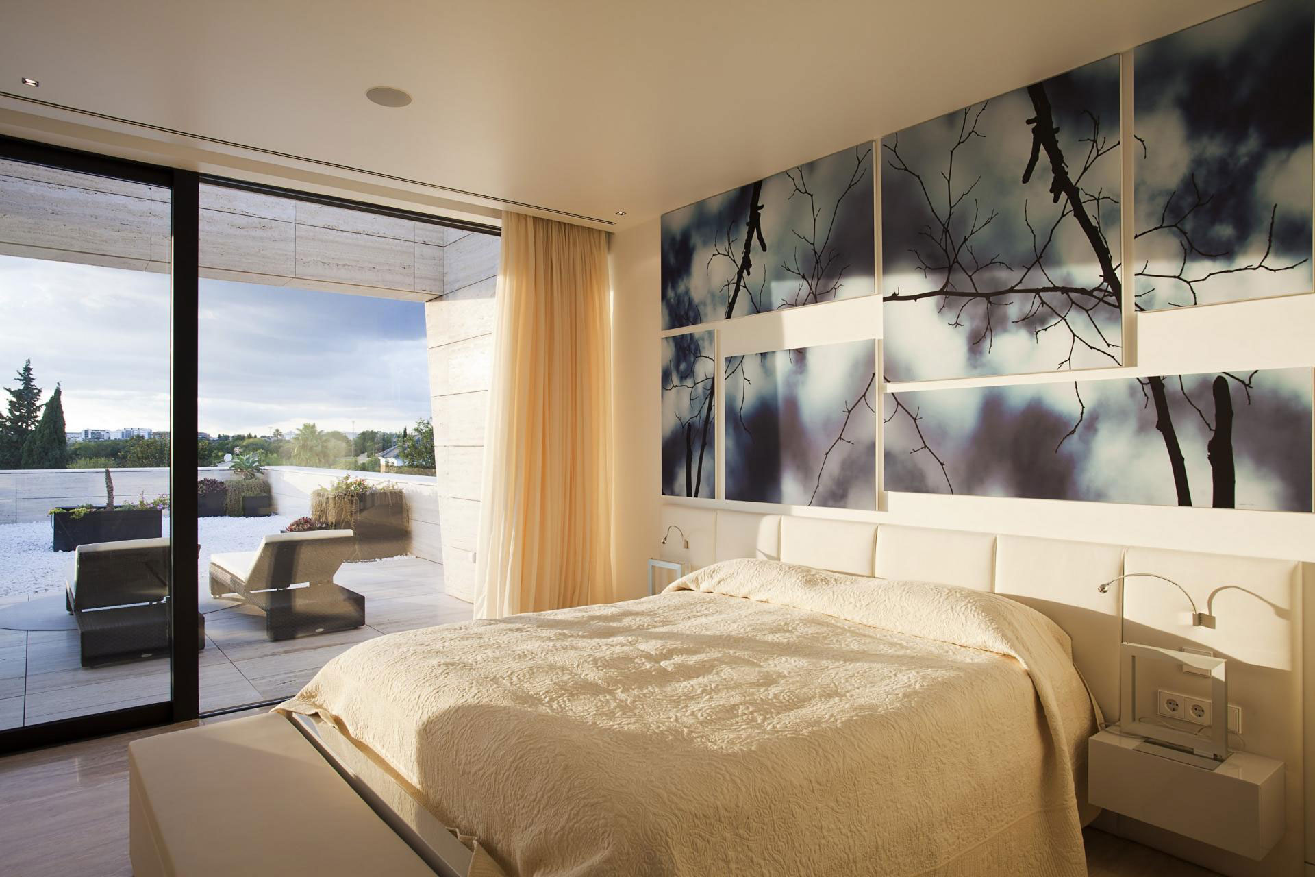 A Stylish Contemporary Concrete House with Black Glass and Marble Facade in Seville by A-cero (48)