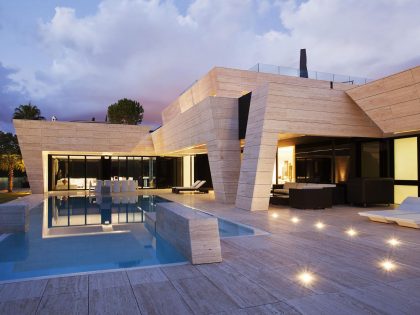 A Stylish Contemporary Concrete House with Black Glass and Marble Facade in Seville by A-cero (55)