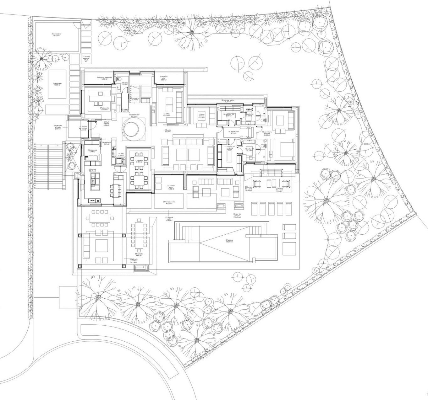 A Stylish Contemporary Concrete House with Black Glass and Marble Facade in Seville by A-cero (58)