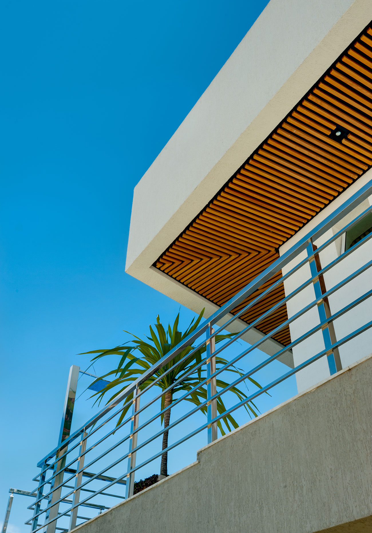 A Stylish Contemporary Hillside Home with Beautiful Landscape and Amazing View in Alphaville Araguaia by Dayala + Rafael Estúdio de Arquitetura (5)